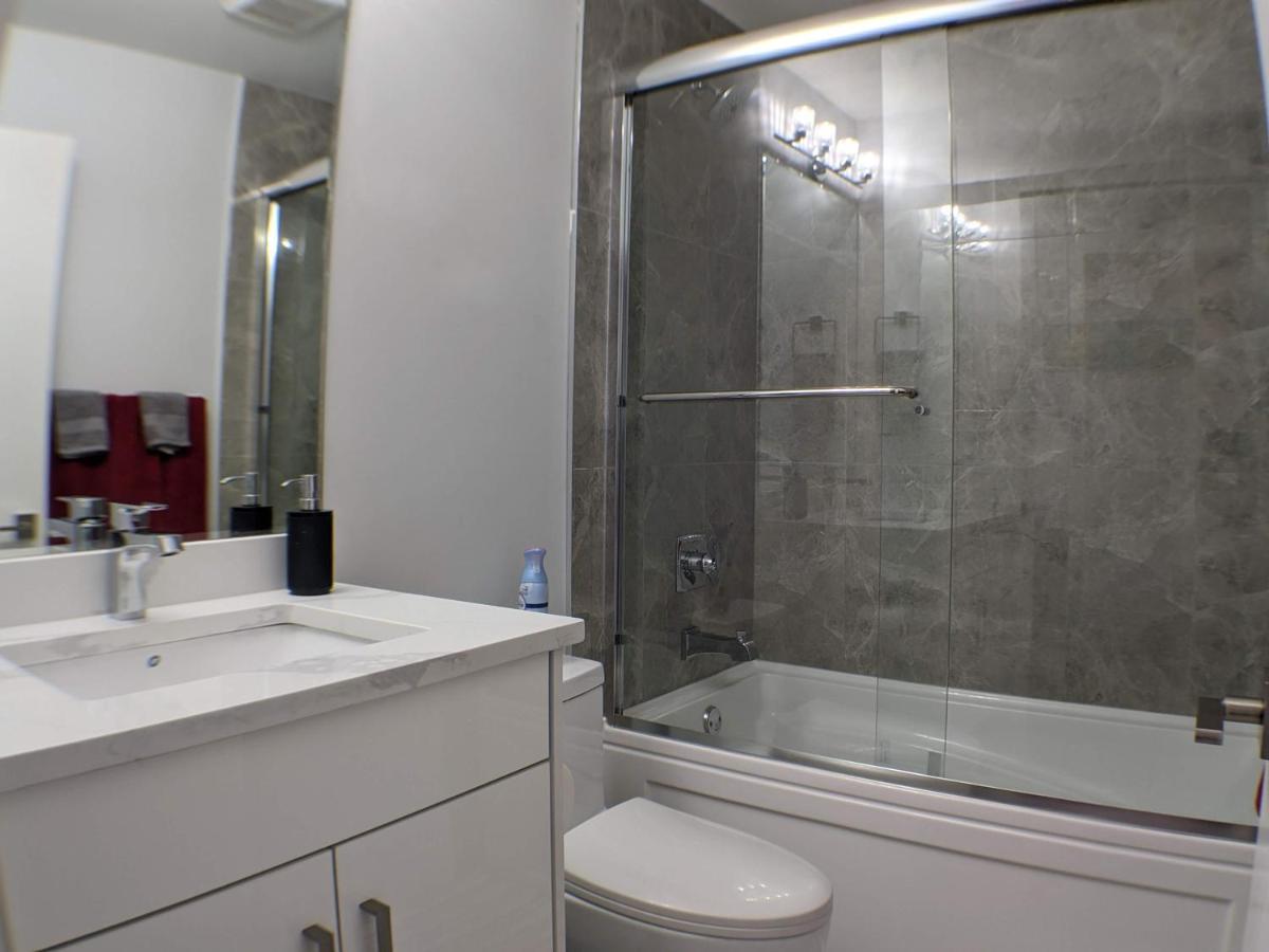 Modern & Luxurious Suites In Surrey Ngoại thất bức ảnh
