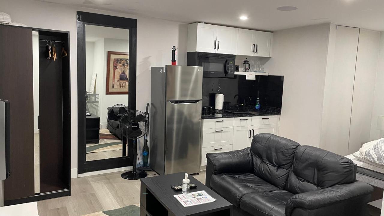 Modern & Luxurious Suites In Surrey Ngoại thất bức ảnh