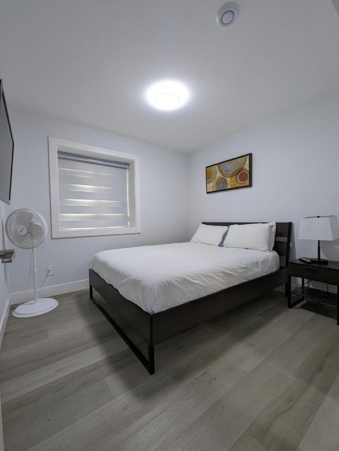 Modern & Luxurious Suites In Surrey Ngoại thất bức ảnh