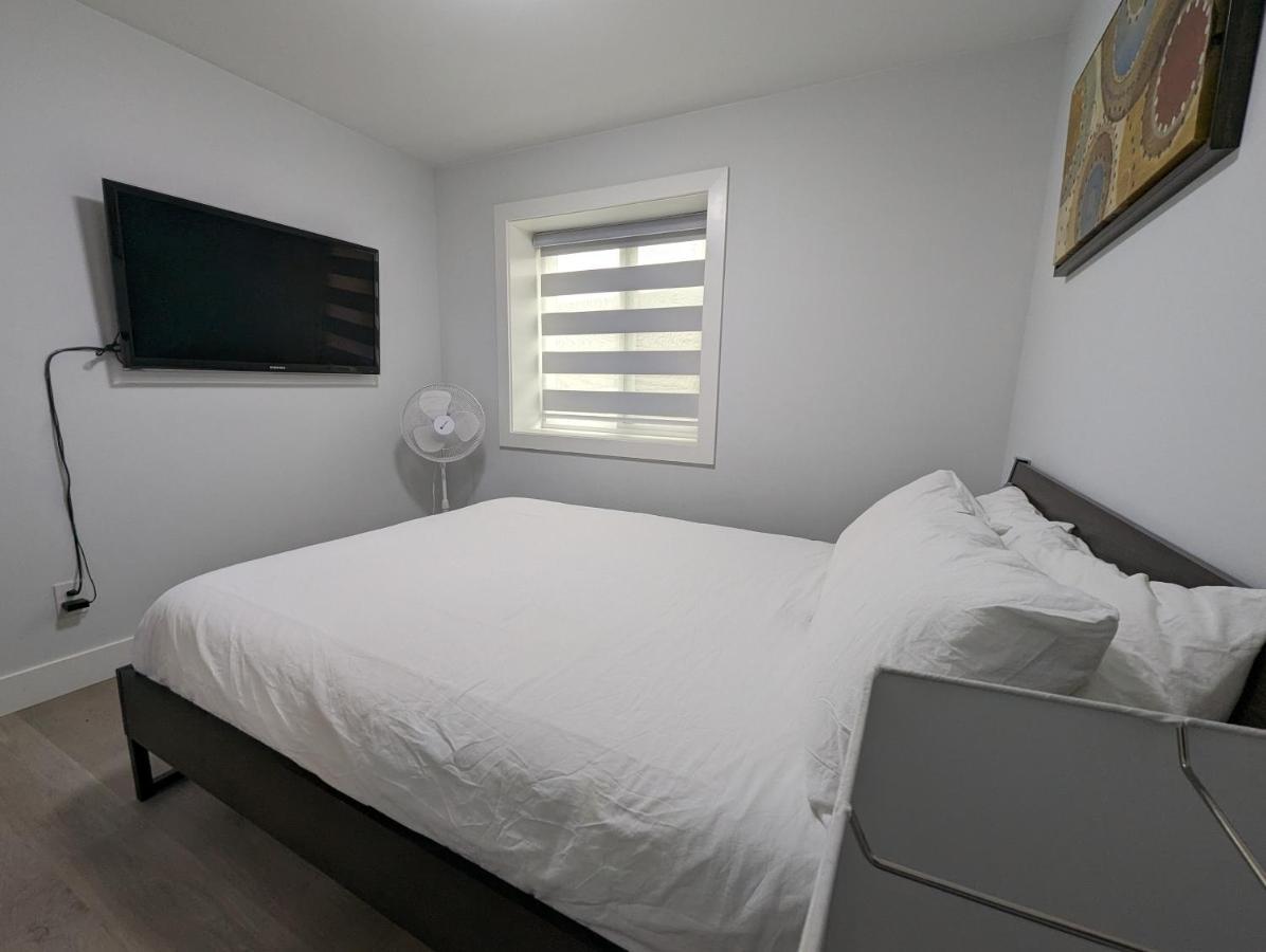 Modern & Luxurious Suites In Surrey Ngoại thất bức ảnh