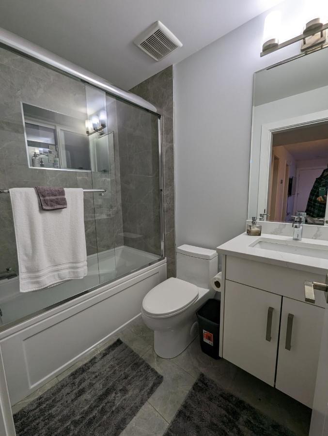 Modern & Luxurious Suites In Surrey Ngoại thất bức ảnh