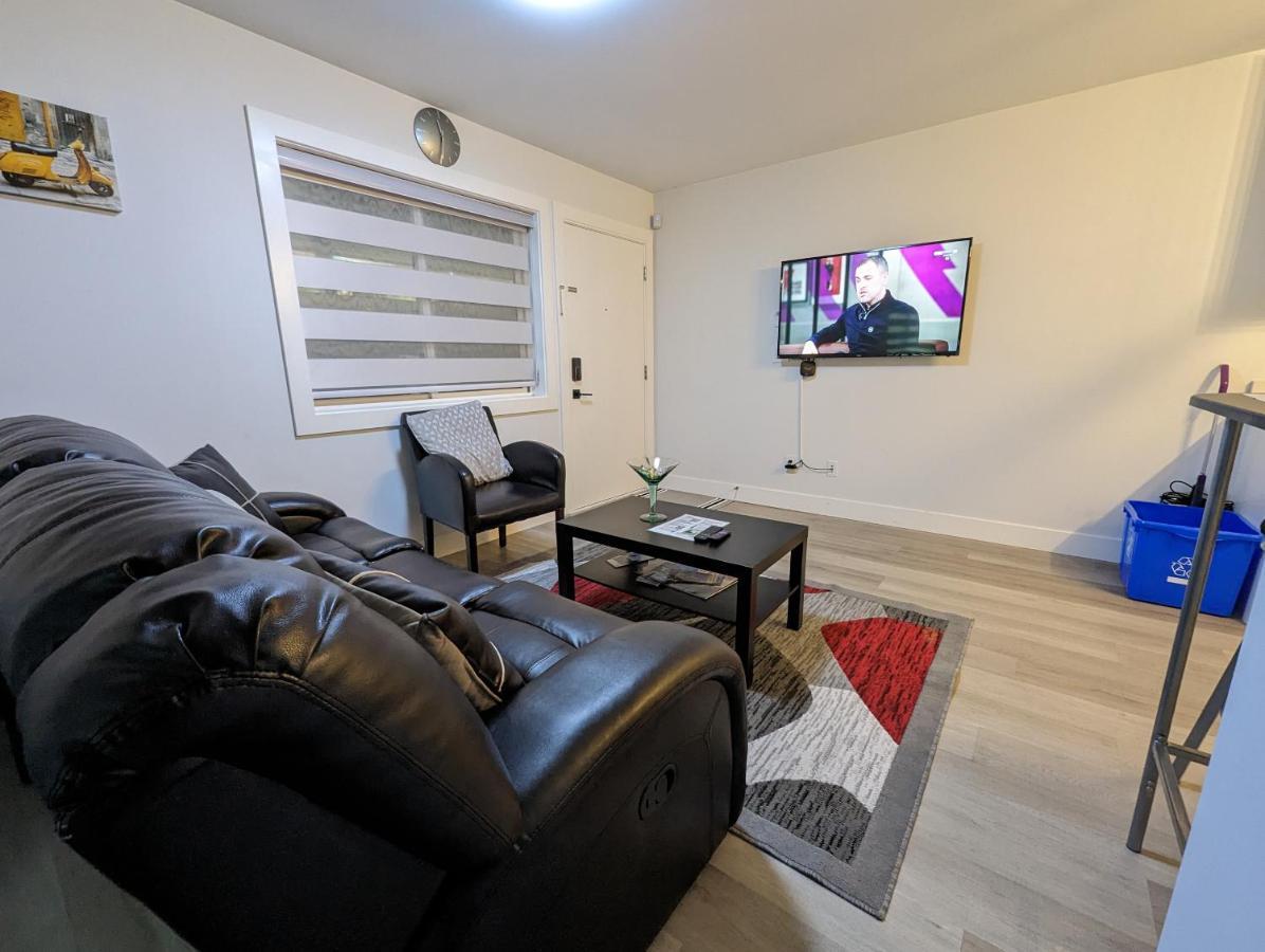 Modern & Luxurious Suites In Surrey Ngoại thất bức ảnh
